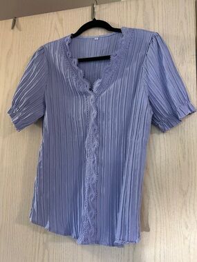 Lavender ribbed Lace-Trim V-Neck Blouse